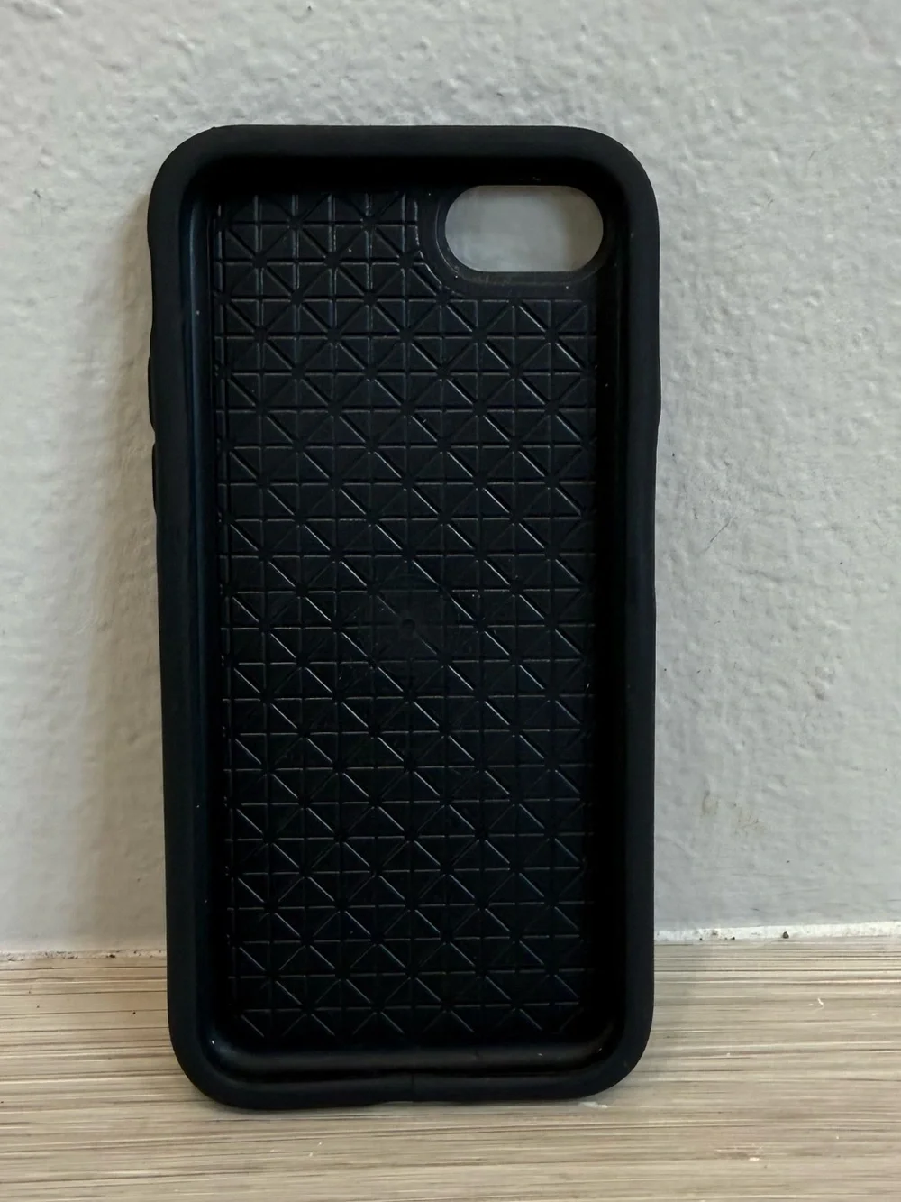 OtterBox Symmetry Series Black Protective Case for iPhone SE 2nd gen/8/7 sleek